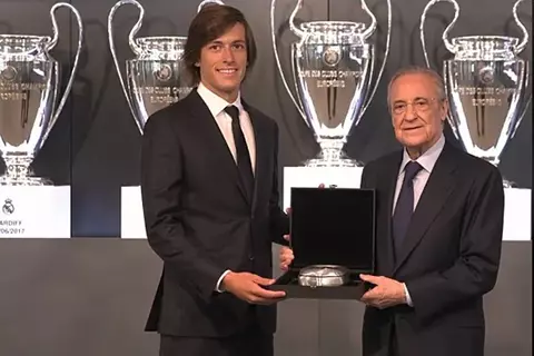  بيريز: حلم كاريراس أصبح حقيقة.. والصفقات الجديدة ستجعلنا أفضل